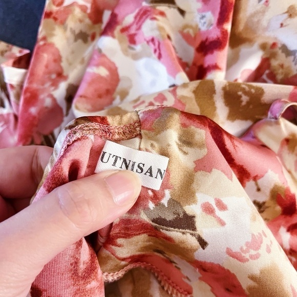 Utnisan Floral Satin Midi Dress Women’s XS Slit Romanticcore Soft Elegant Chic - Picture 8 of 8